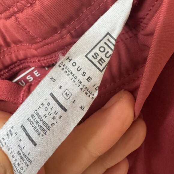 House ID Red 5.5" Short Unlined Shorts in Medium - Picture 4 of 7